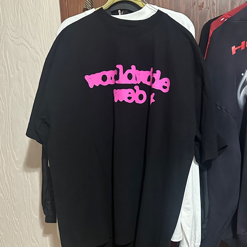 Spider worldwide web Black and pink T-Shirt with Pink Graphic